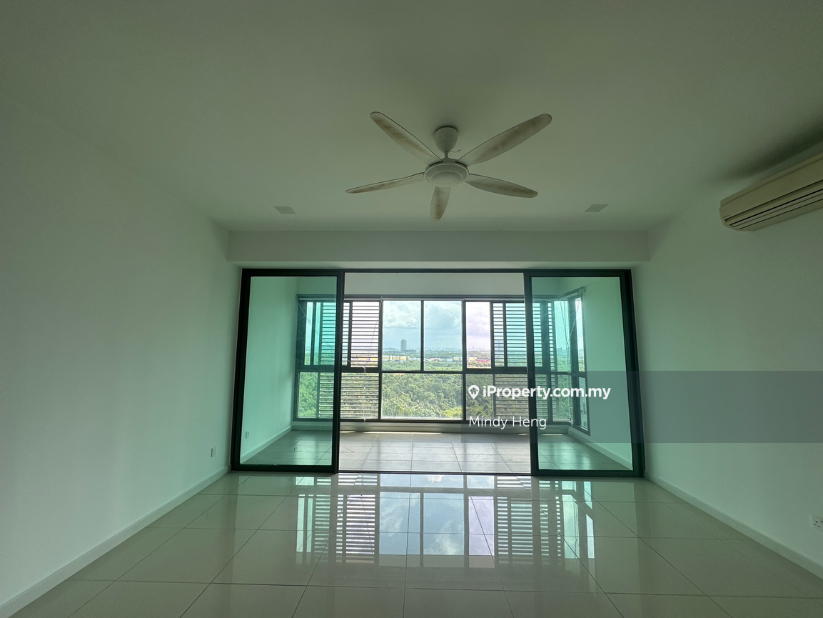 Iskandar reisdence @ limited unit with balcony