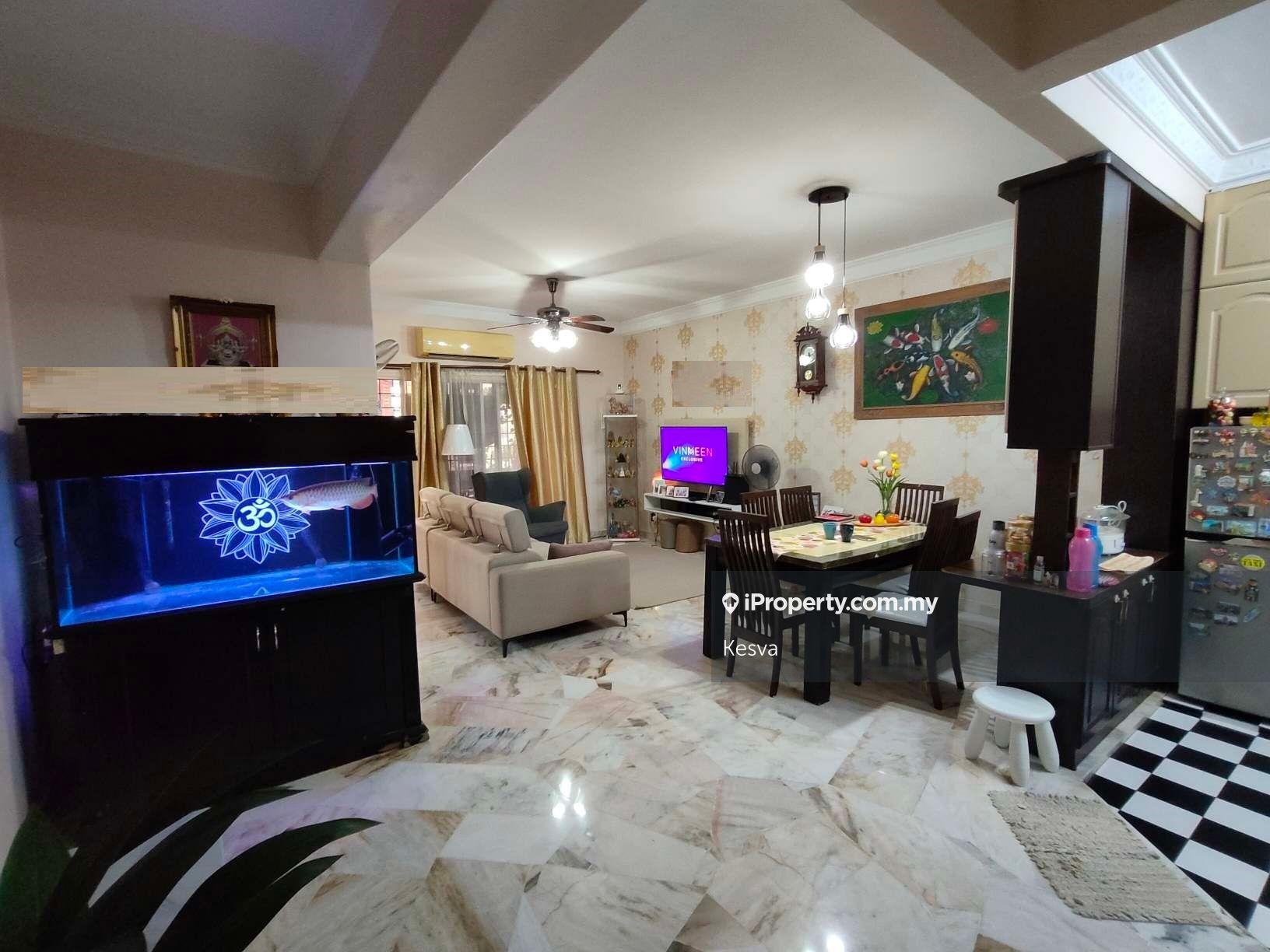 Renovated, well kept, Moving in condition, Good layout, 2 car parks