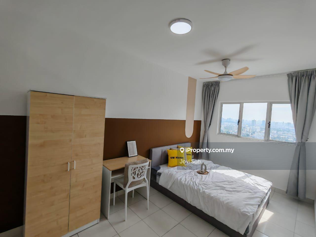 Riamas Co Living Room For Rent