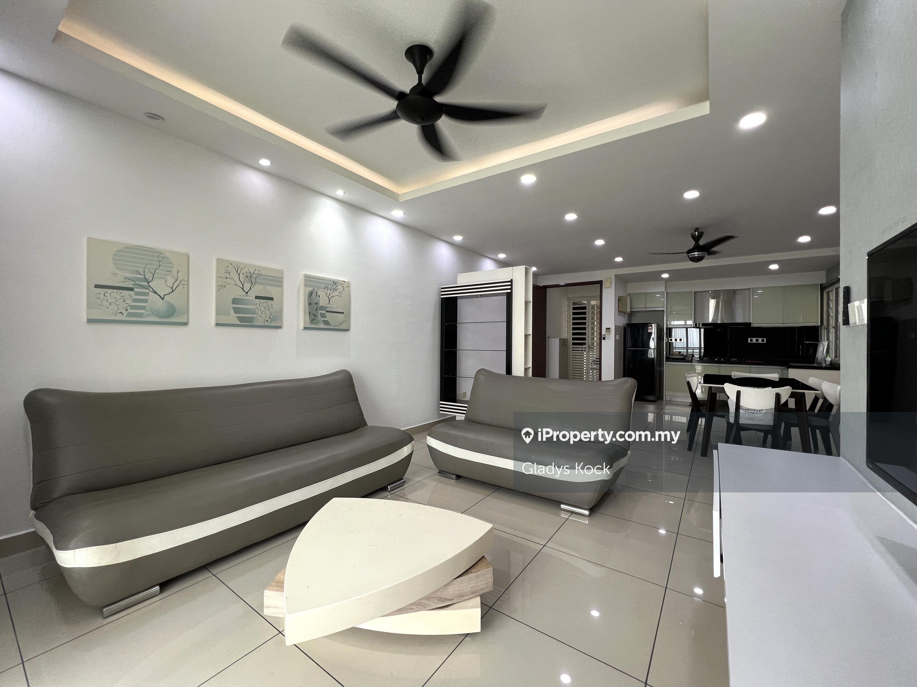 Nice comfy Ocean View Residences, corner unit with East-facing balcony