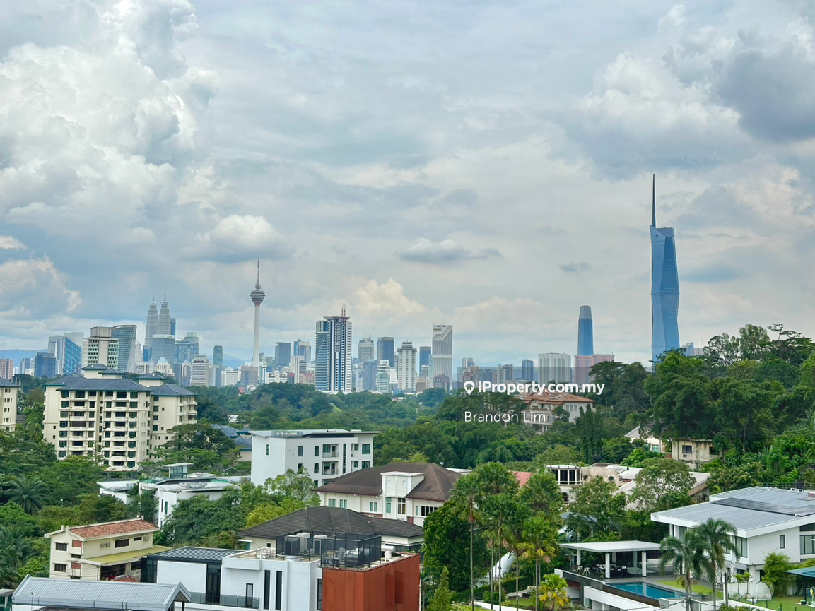 Unveiling Luxury: A Palatial Retreat with a Panoramic View