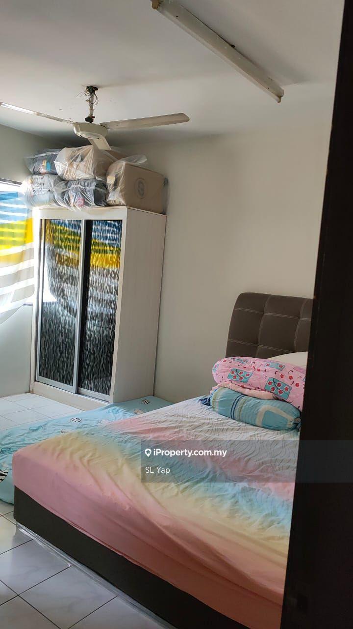 Desa Sri Puteri Block B Apartment Desa Petaling Salak Selatan