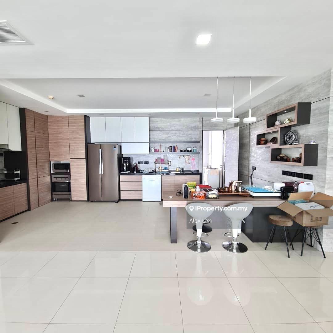Infinity Beachfront Condominium For Rent !!