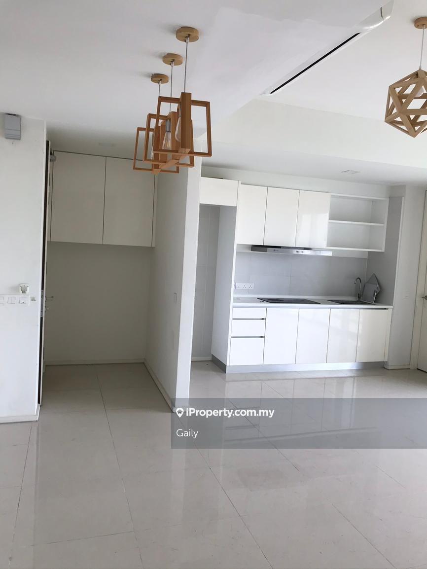 Resort condo well maintained, near schools n mall,good location n safe