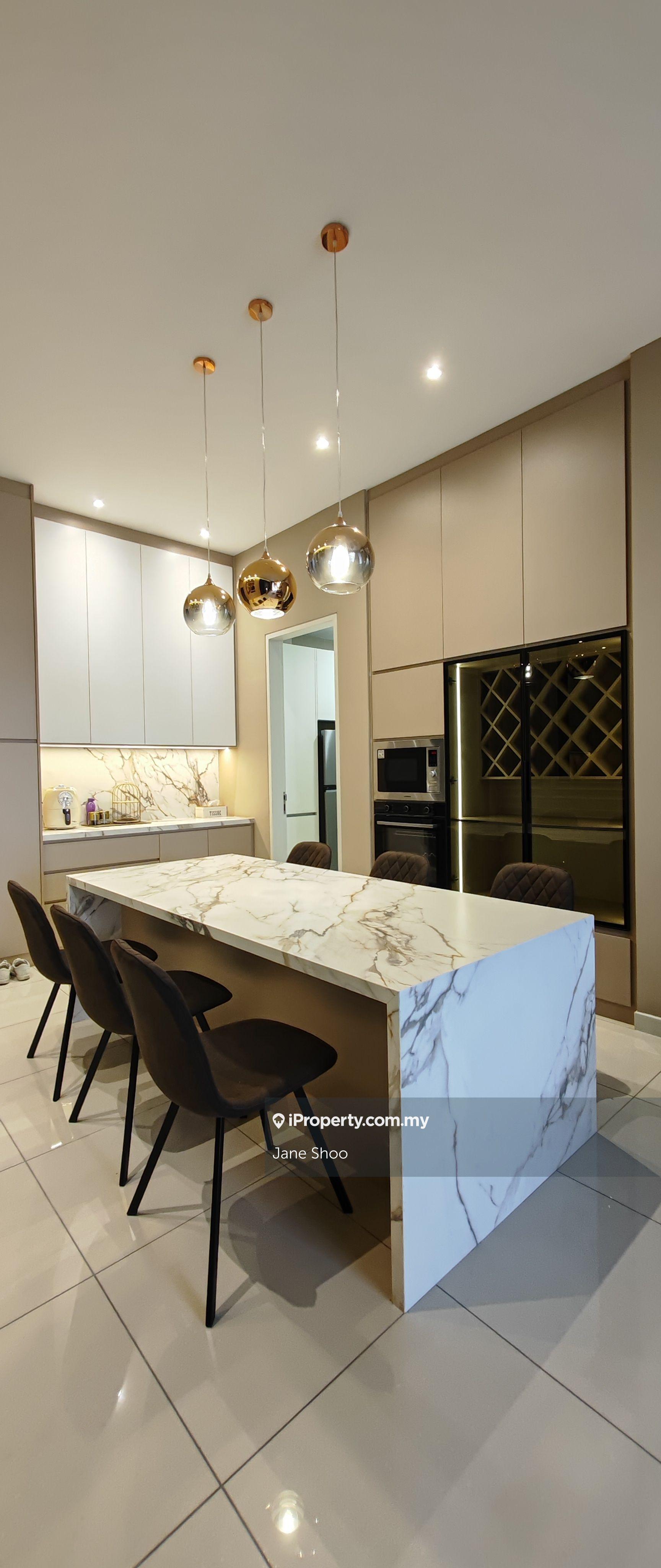 ID designed 933sf new Fully furnished ready move in like photos