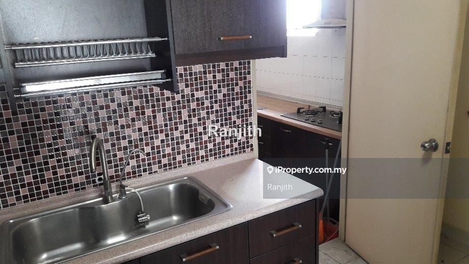 Sri Impian Condominium. Spacious Home walking distance to KL Sentral