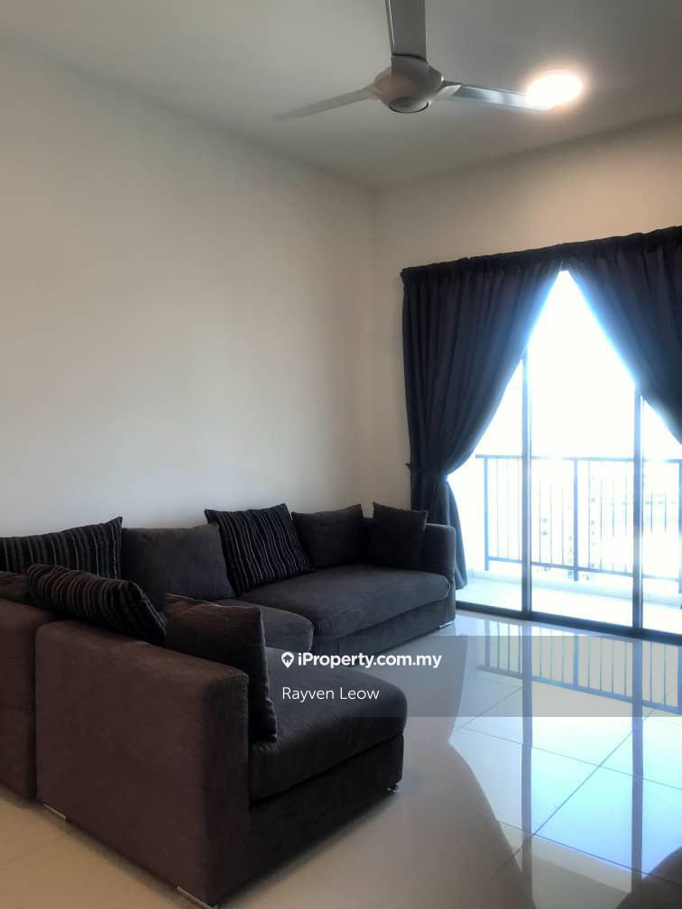 Fully Furnished & Well Renovated unit for Rent @ Tree Sparina