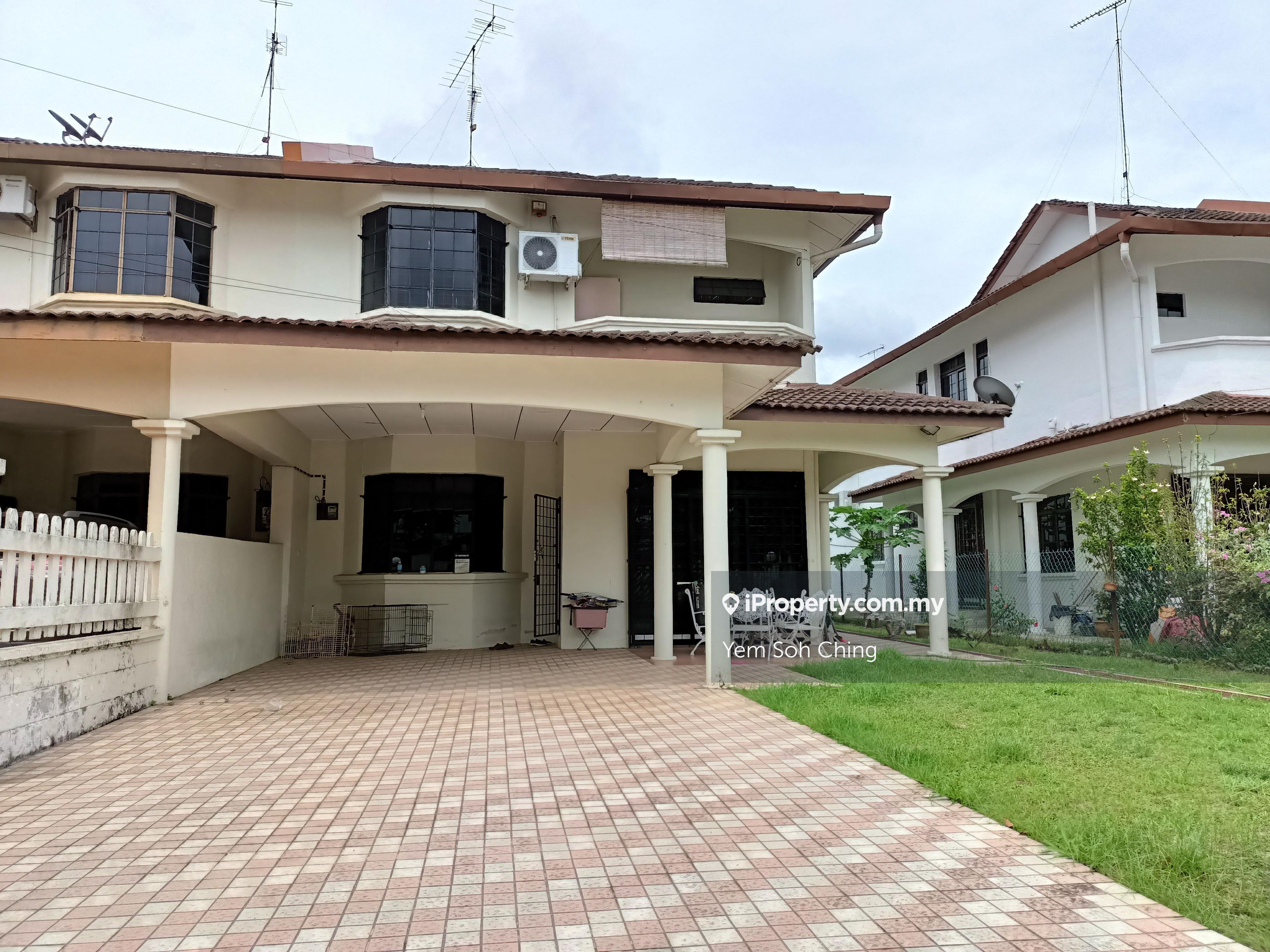 Good location, wide road, quiet & peaceful area, spacious house