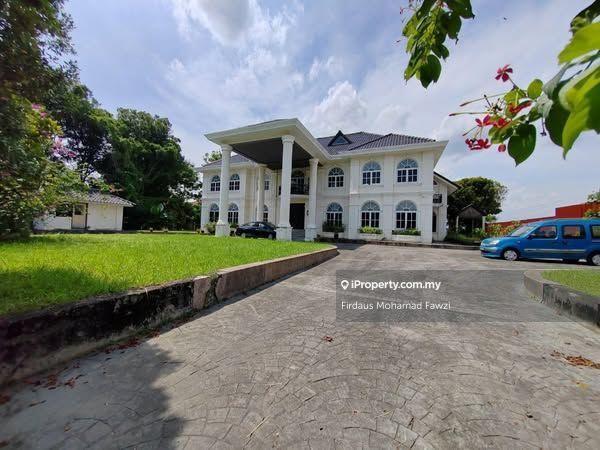 Bangi Golf Resort, Bandar Baru Bangi, Selangor - 45% Discount!