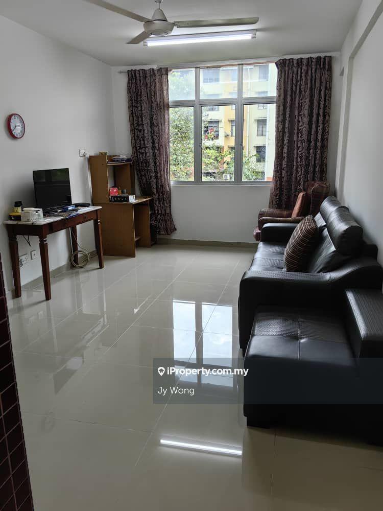 1st Floor 700sf