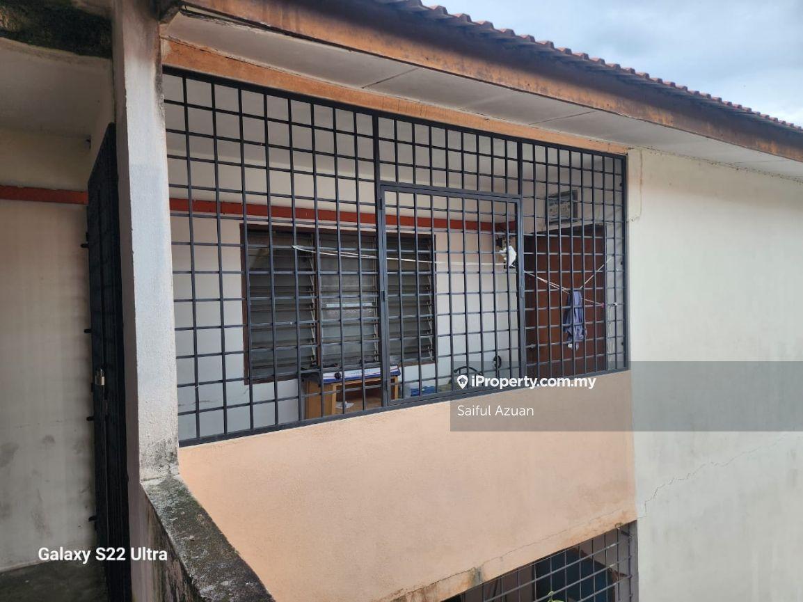 Low cost walk up Baiduri Apartment