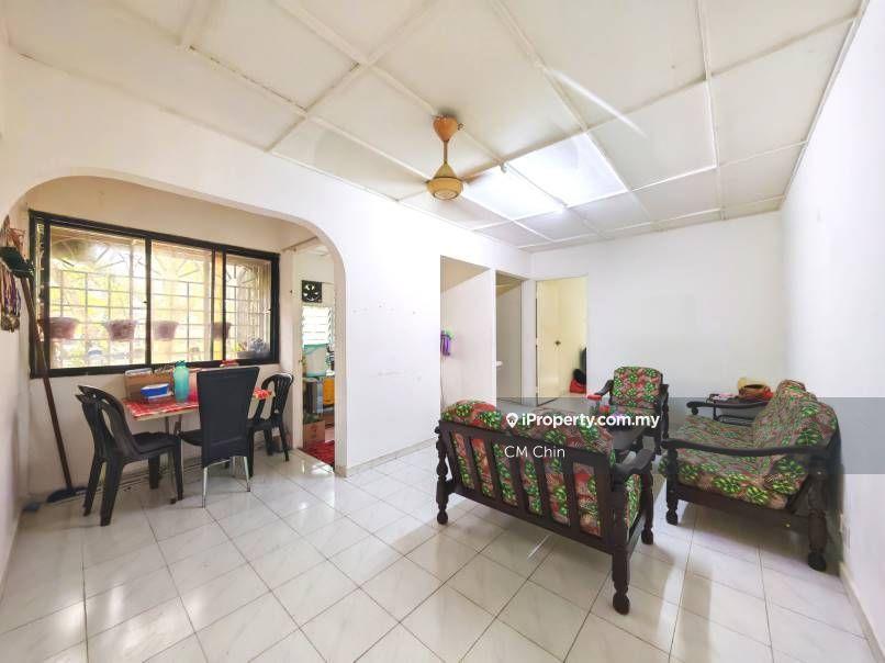 4th floor Desa Petaling Flat