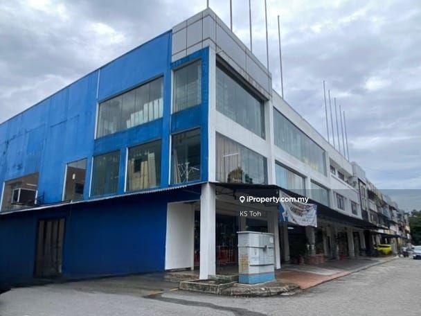 7 Adjoining Shop Hicom Town Centre
