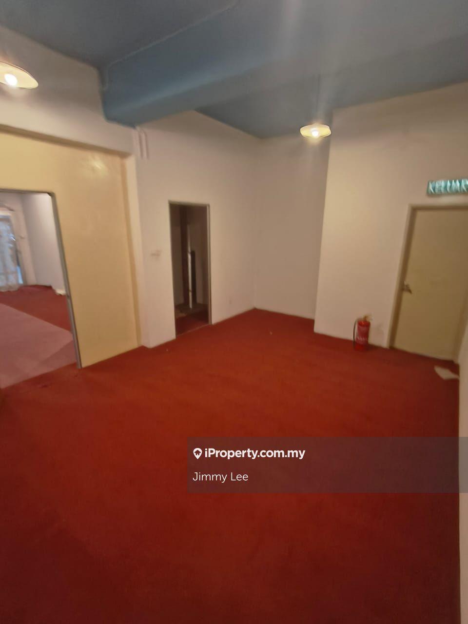 Pj - Ara damansara - Walking Distance to LRT & mall - 5 min to Airport