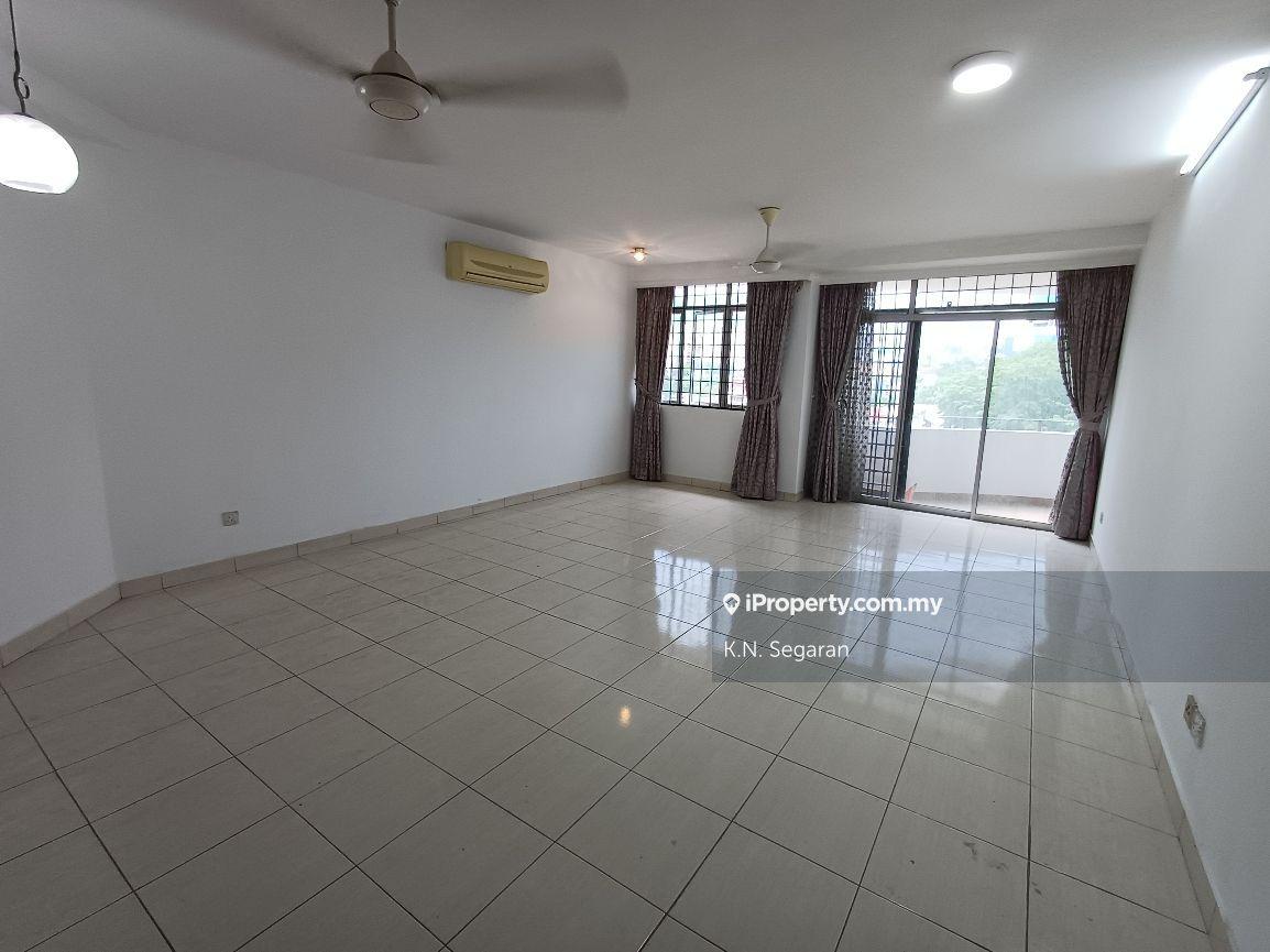 Great location. 10 mons walk to kl sentral 
