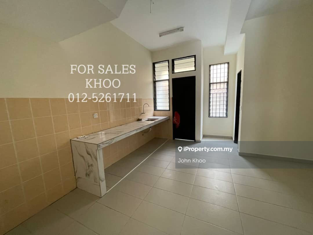For sales 2 storey house in bandar springhill,lukut,negeri sembilan