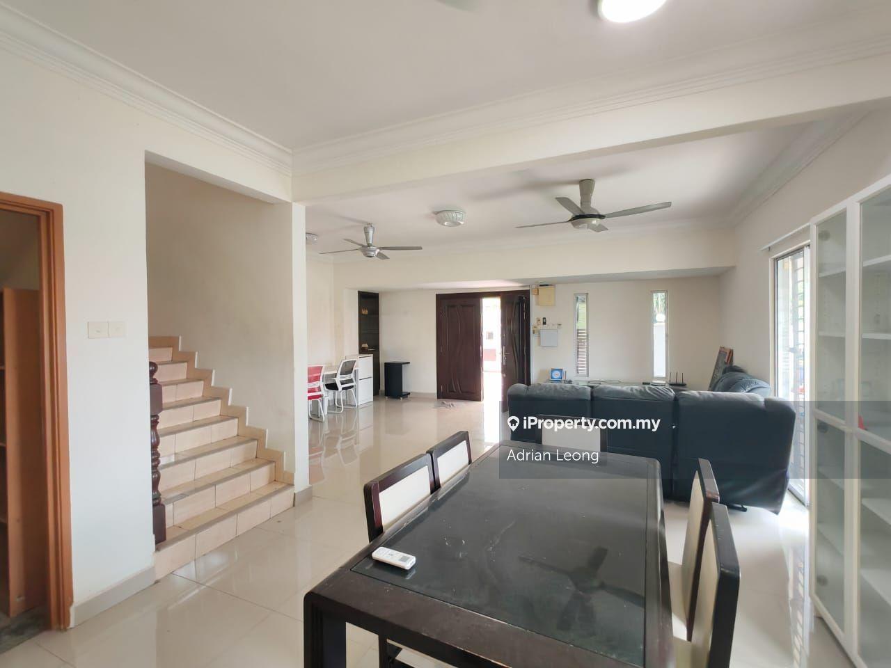 Renovated Double Storey Corner! Face No House! Extra 18 ft side land!