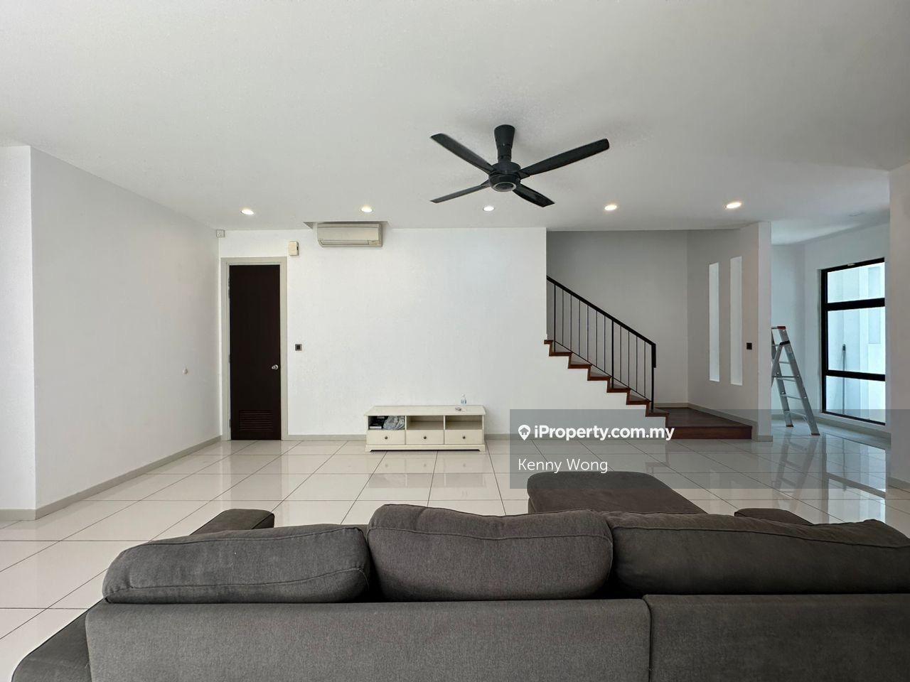 Freehold double storey superlink renovated and guarded at east ledang