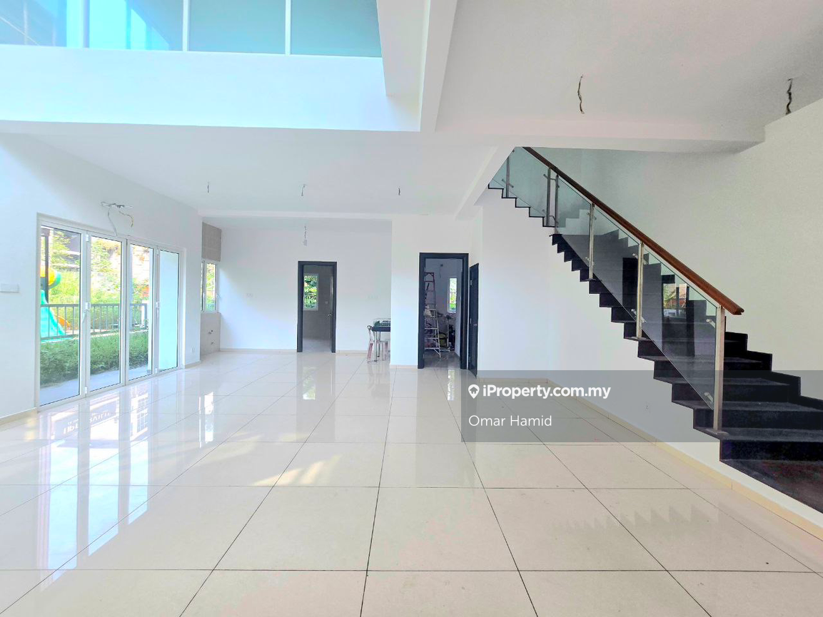 End Lot 3 Storey Semi D Tropika Puncak Melawati Non Bumi Unit