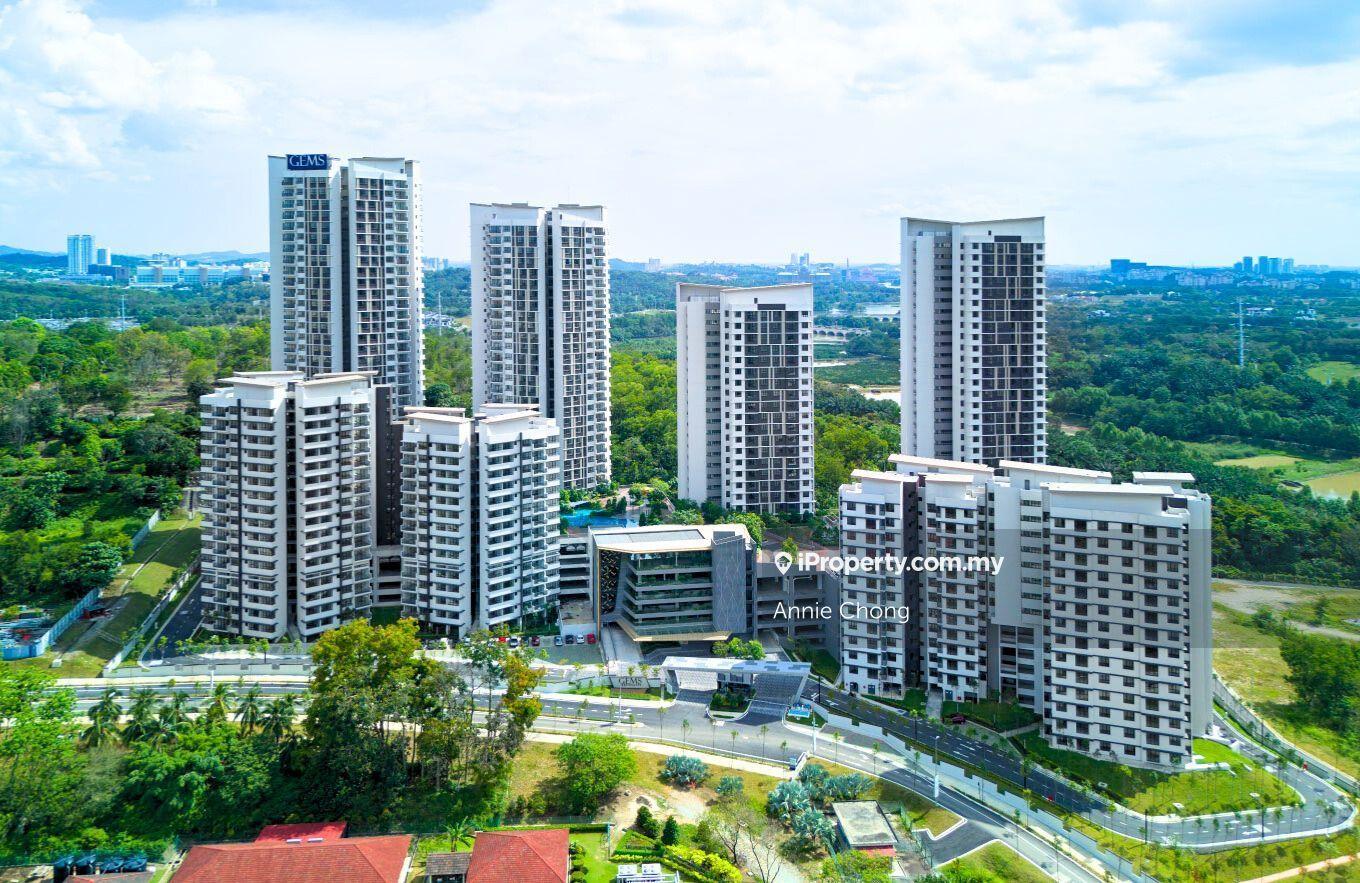 Live next to Golf Resort, Largest Mall Malaysia, 10-acre Central Park!
