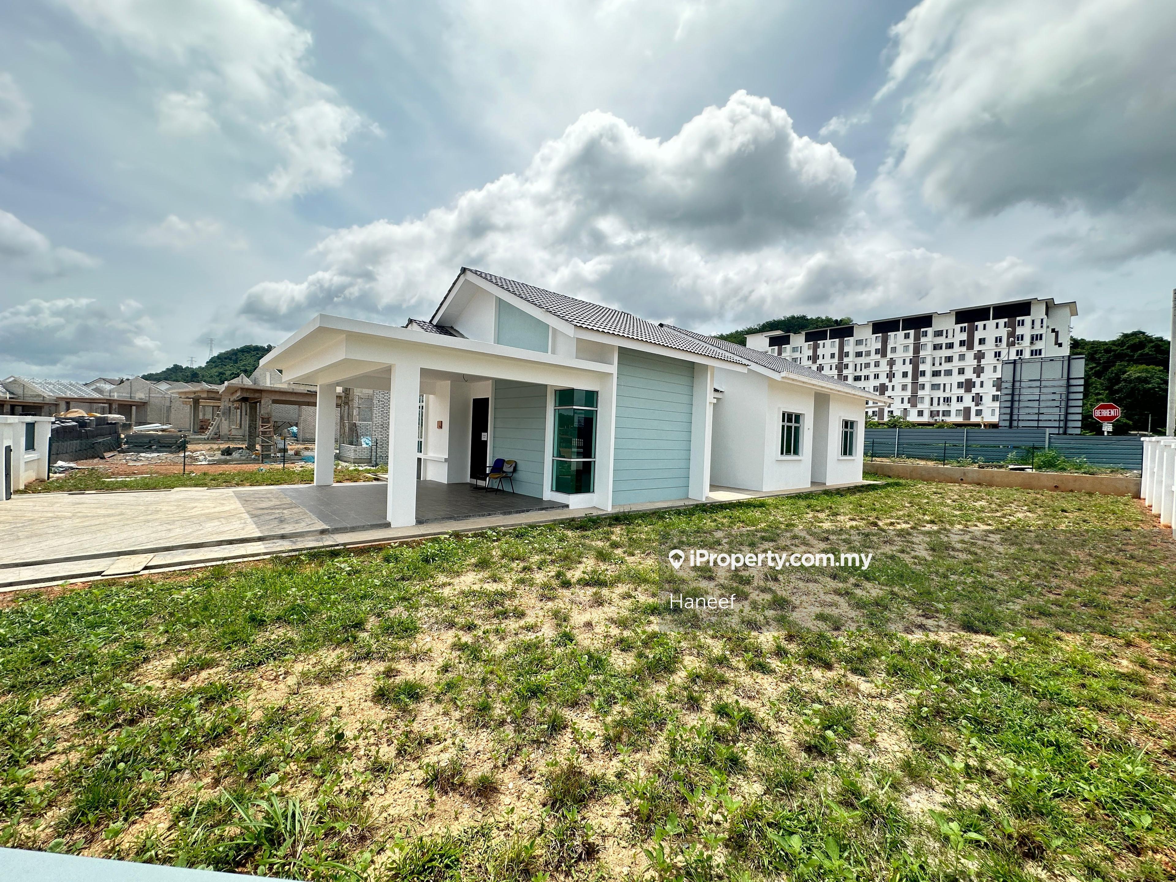 Nice Bungalow House In Jitra