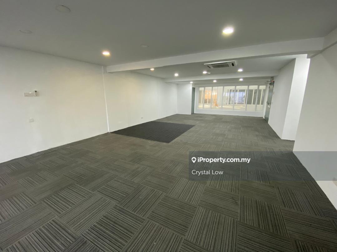 Partly Furnished Office, with lift, tenanted, high ROI