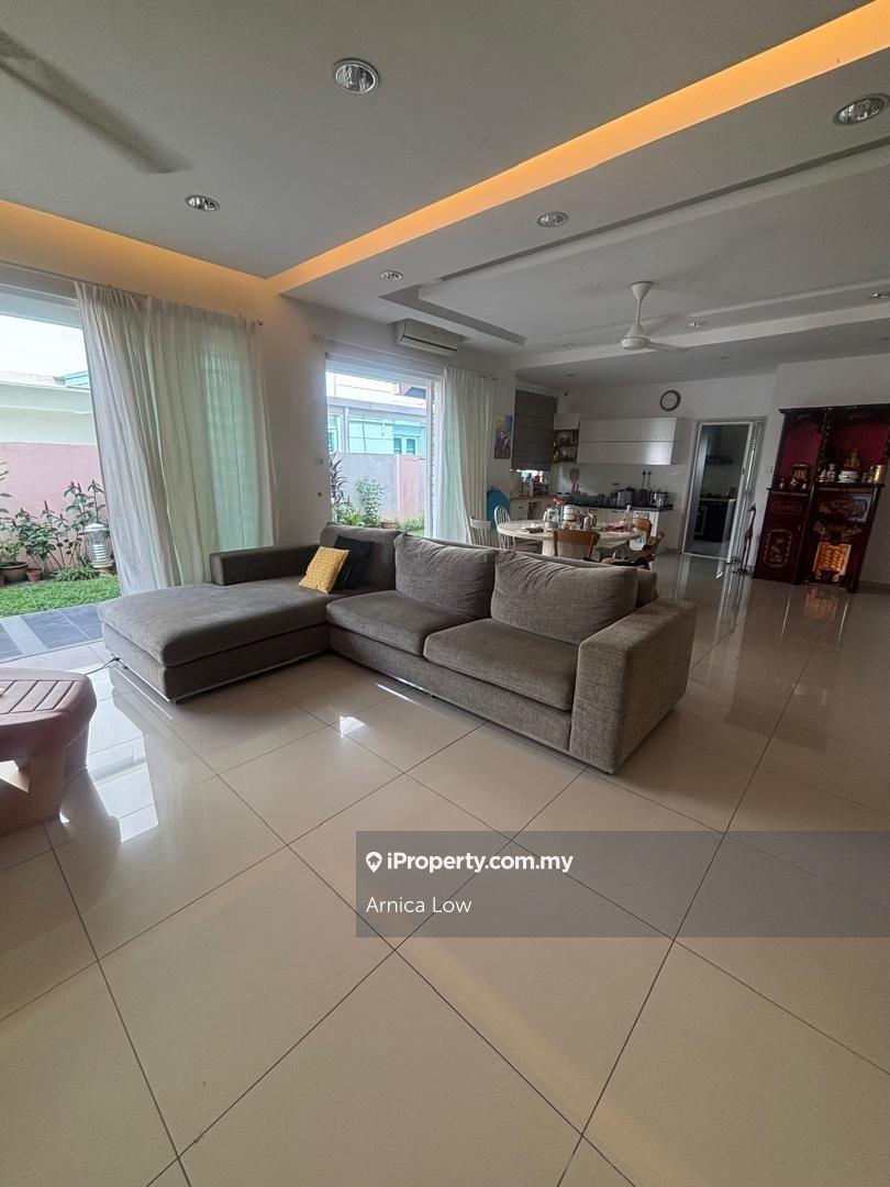 Villa avenue seri kembangan taman equine 