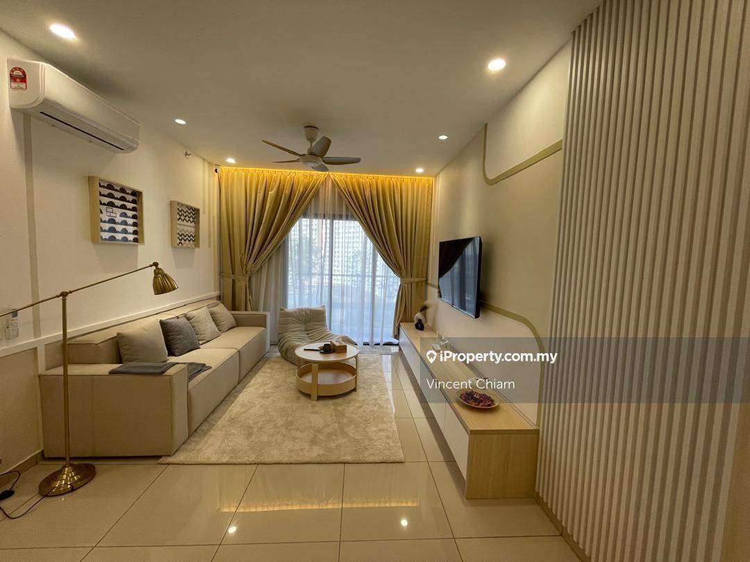 4 Bedrooms Fully ID Designed - Special 3 Car Parks