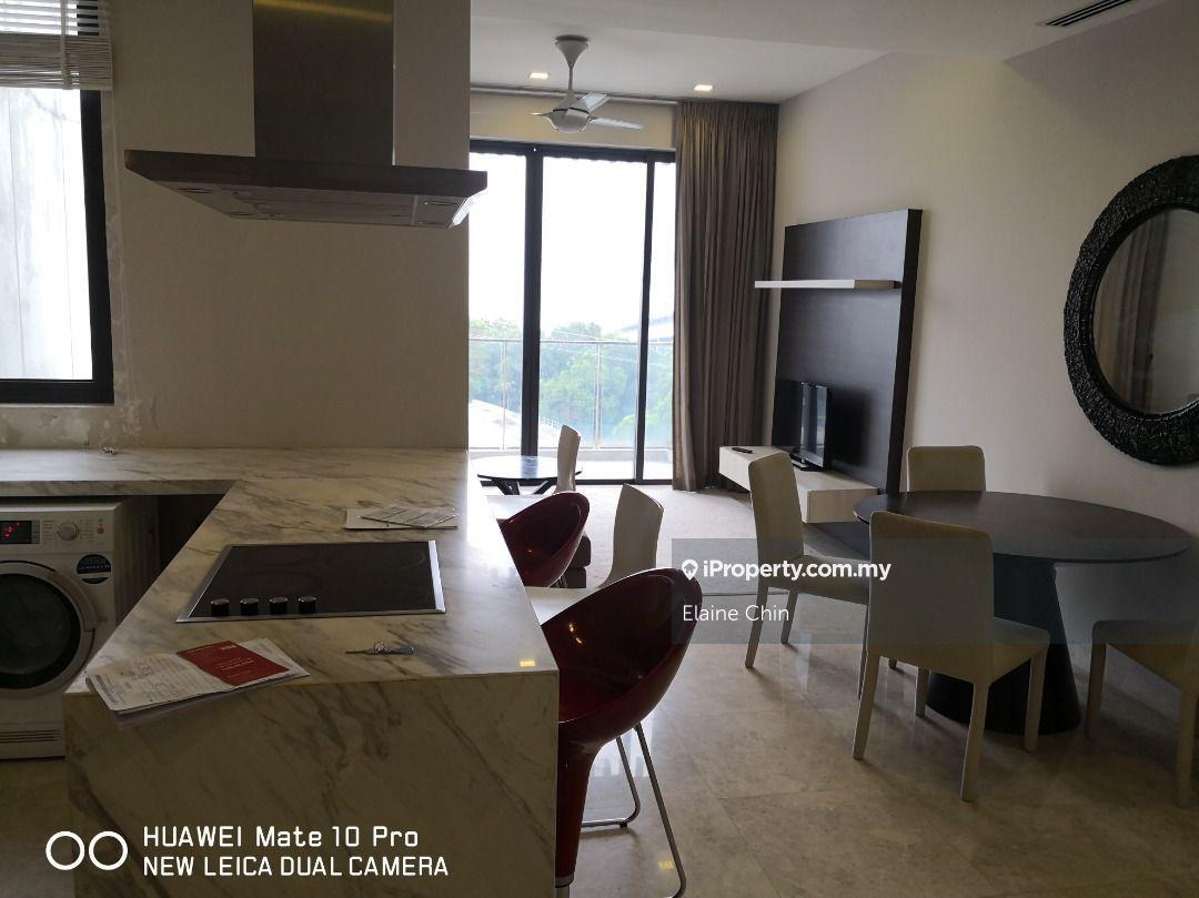 Well kept 1 bedroom with 2 balconies