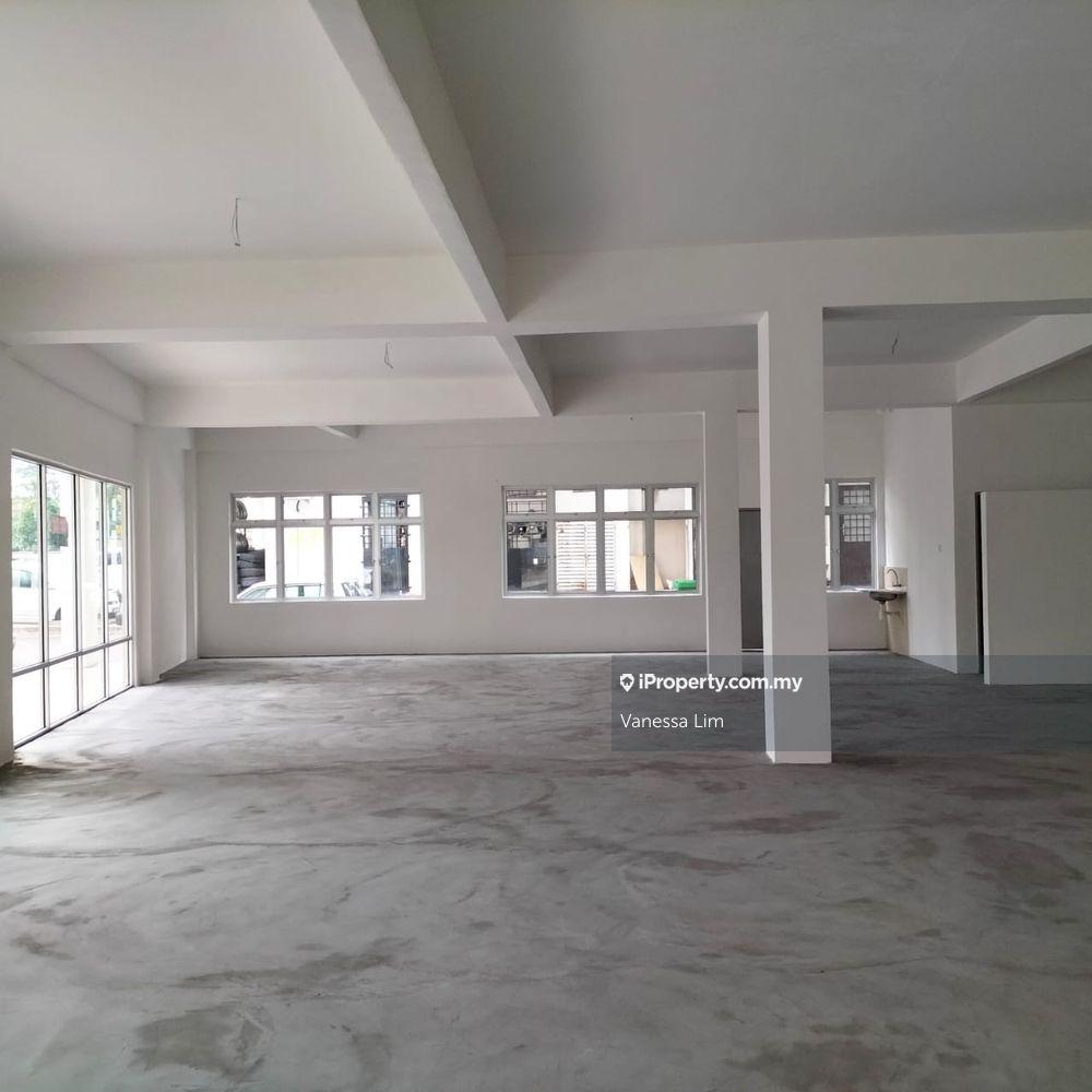 Nusa Height 3 storey shop lot for sale