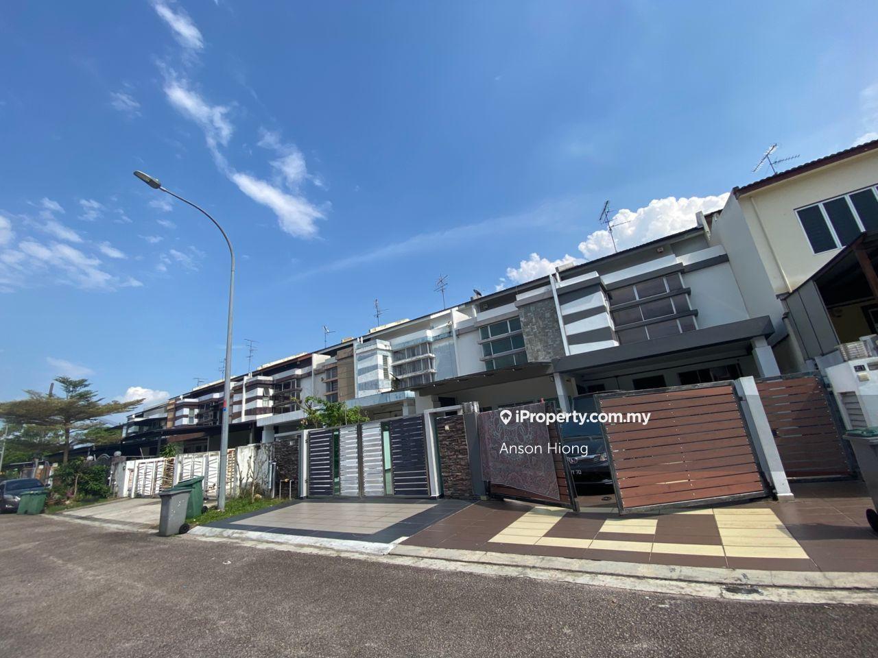 Jalan Setia Tropika, Taman Setia Tropika