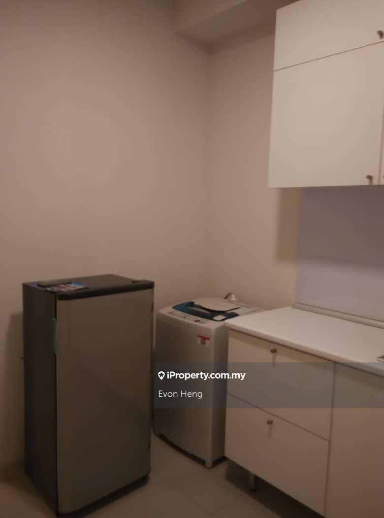 Good Condition, fully furnished SOHO unit located in PJ