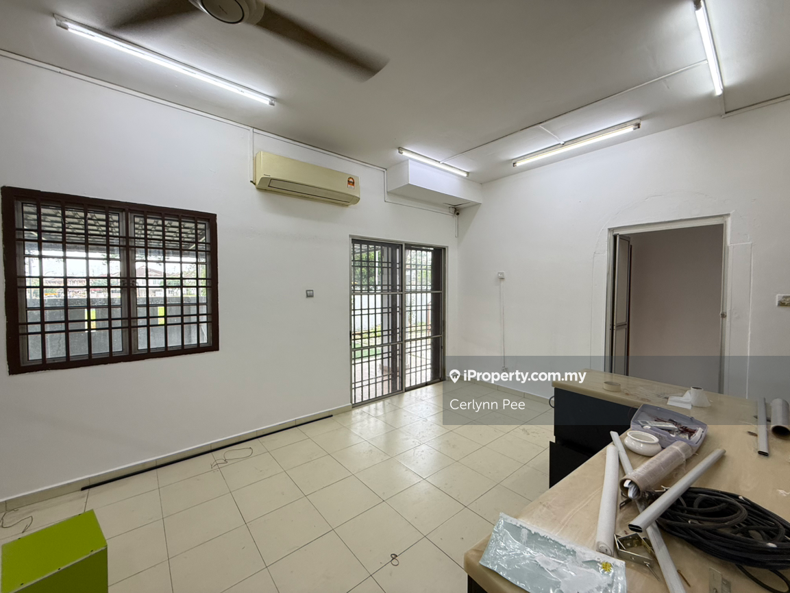 Setia Indah , Double storey Terrace Corner unit For Rent