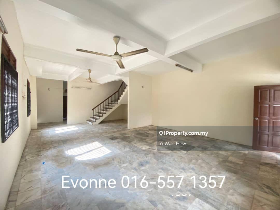 Taman Bagan Lalang Double Storey Corner for Sale Rm800,000