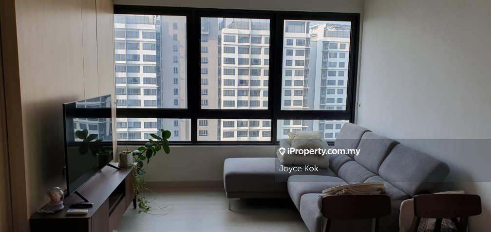 Renovated, highfloor studio facing park