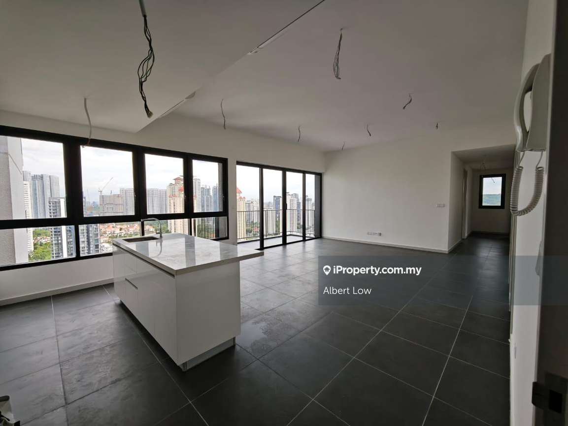 High floor/All rooms with private toilet/lighting fan ac curtain done