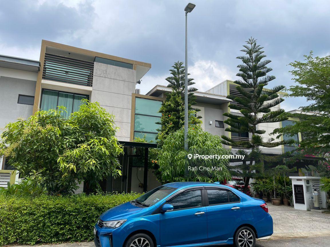 Beatiful superlink @ ficus peak denai alam 