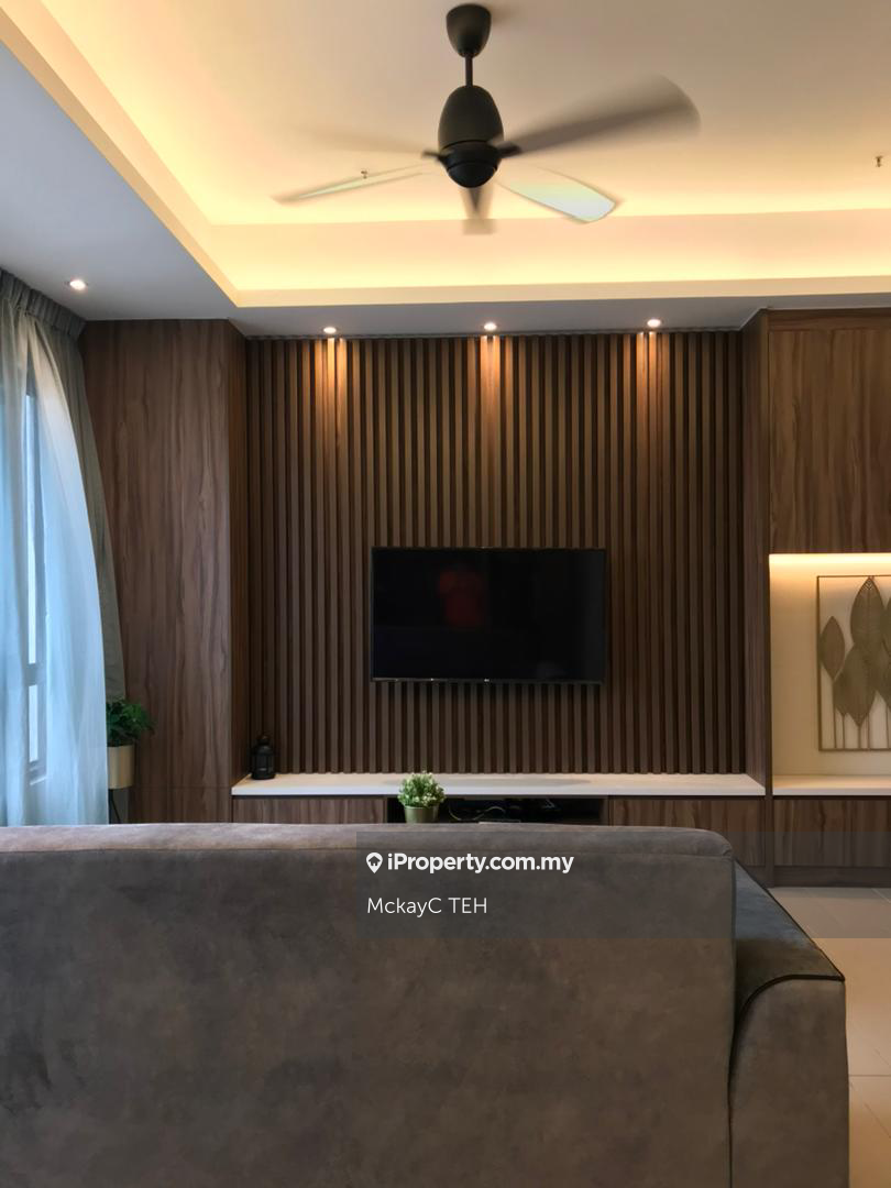 Tamarind suite corner lot special unit 