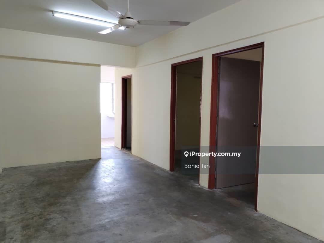 Jalan Pahlawan Mahkota Cheras Flat 