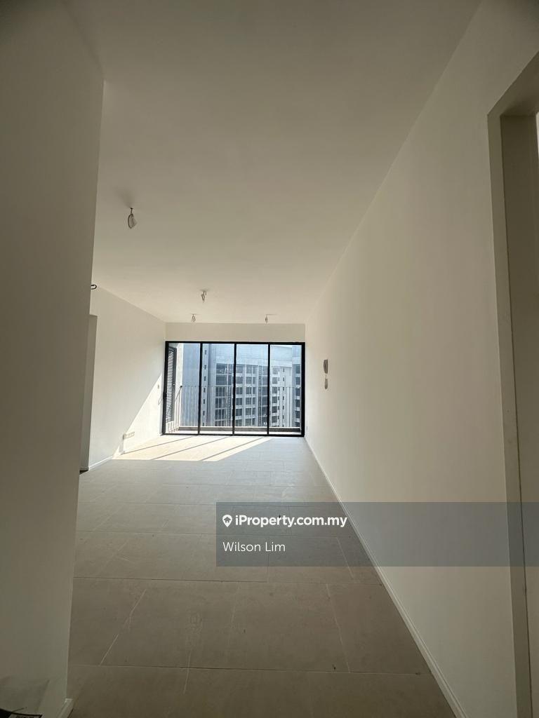 Nice facilities and very easy access to Kesas highway