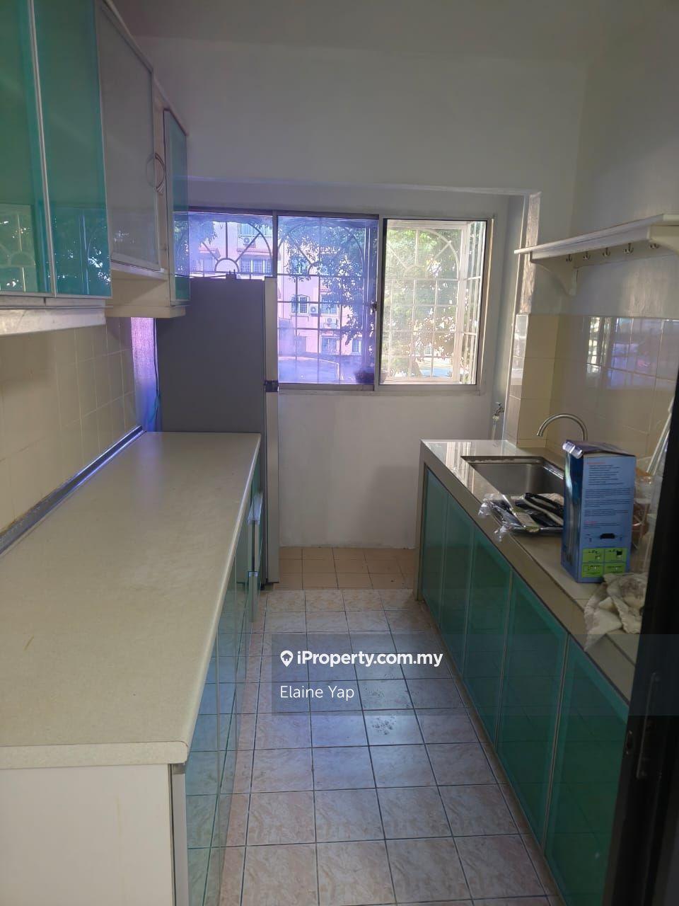 Saujana Apartment @Damansara Damai at Sungai Buloh For Rent