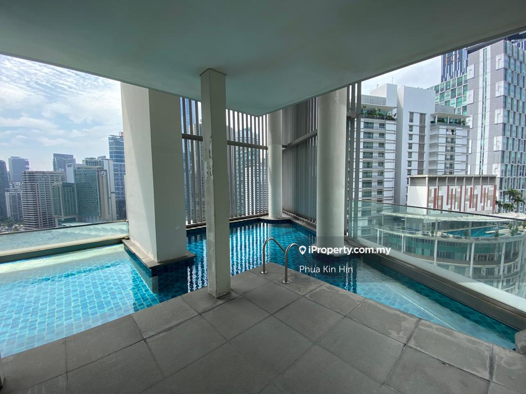 Facing Mandarin Oriental Unit