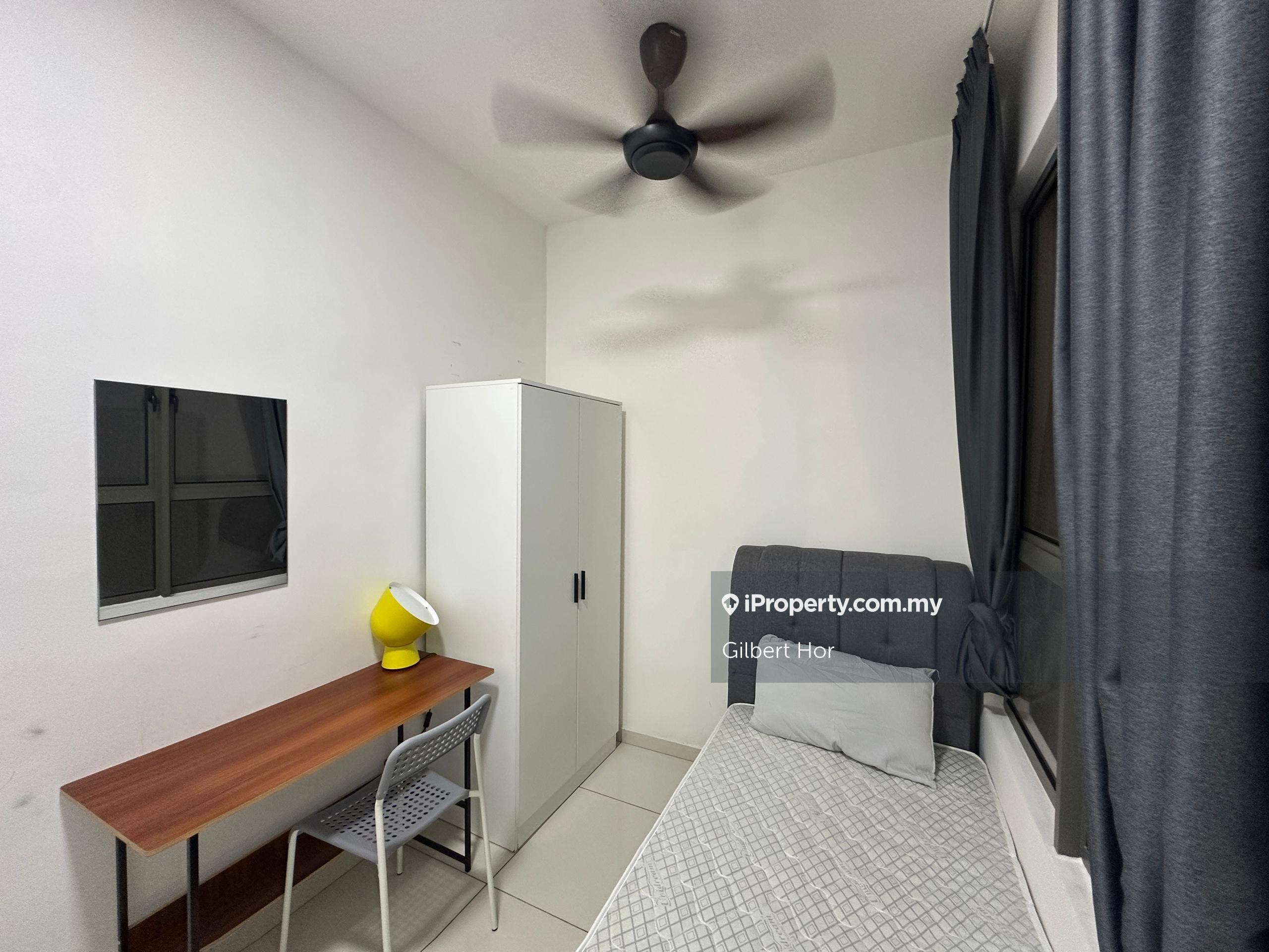 Female unit single room, utilities included, ready to move in