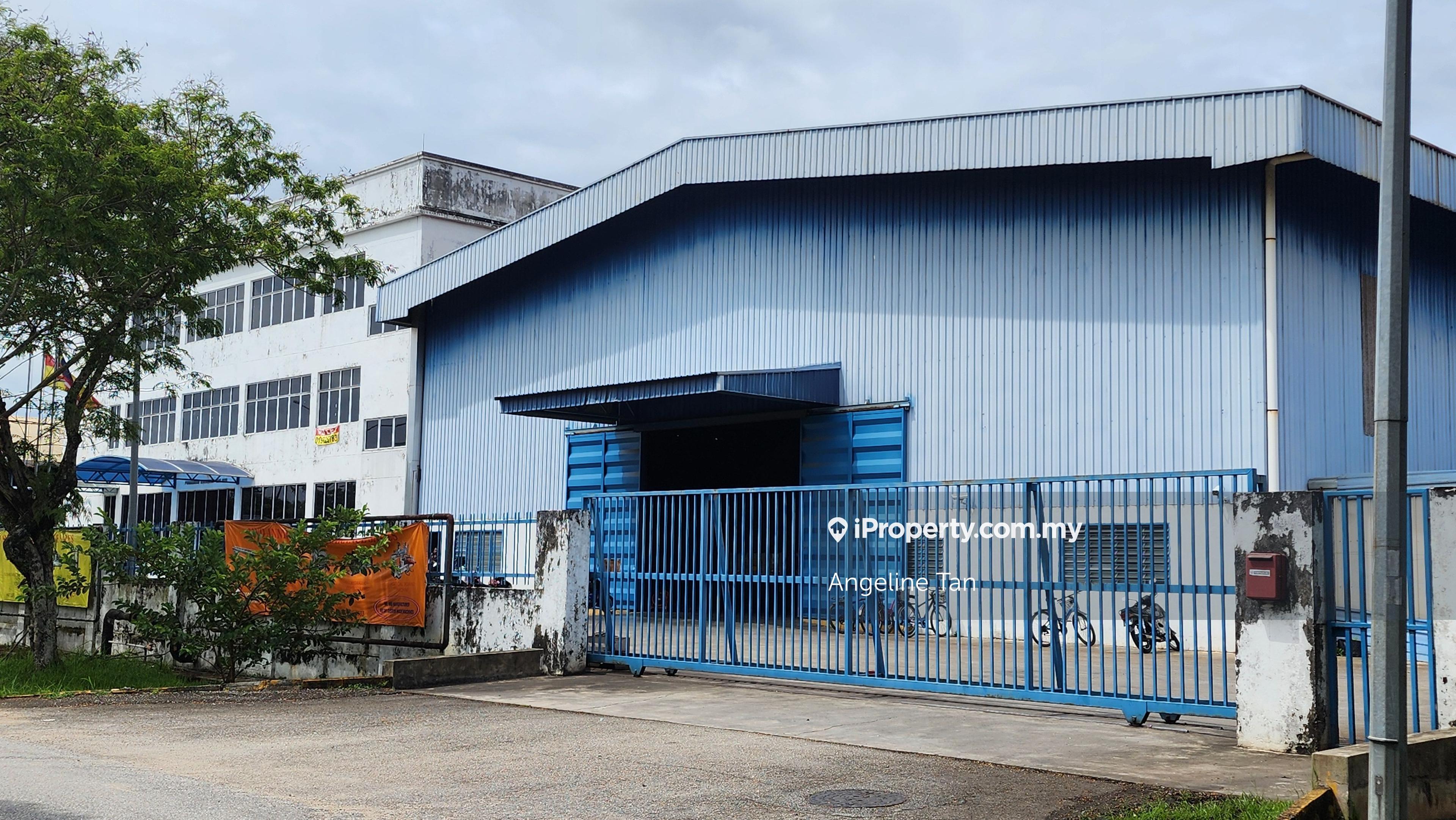 Factory/ warehouse with cranes  