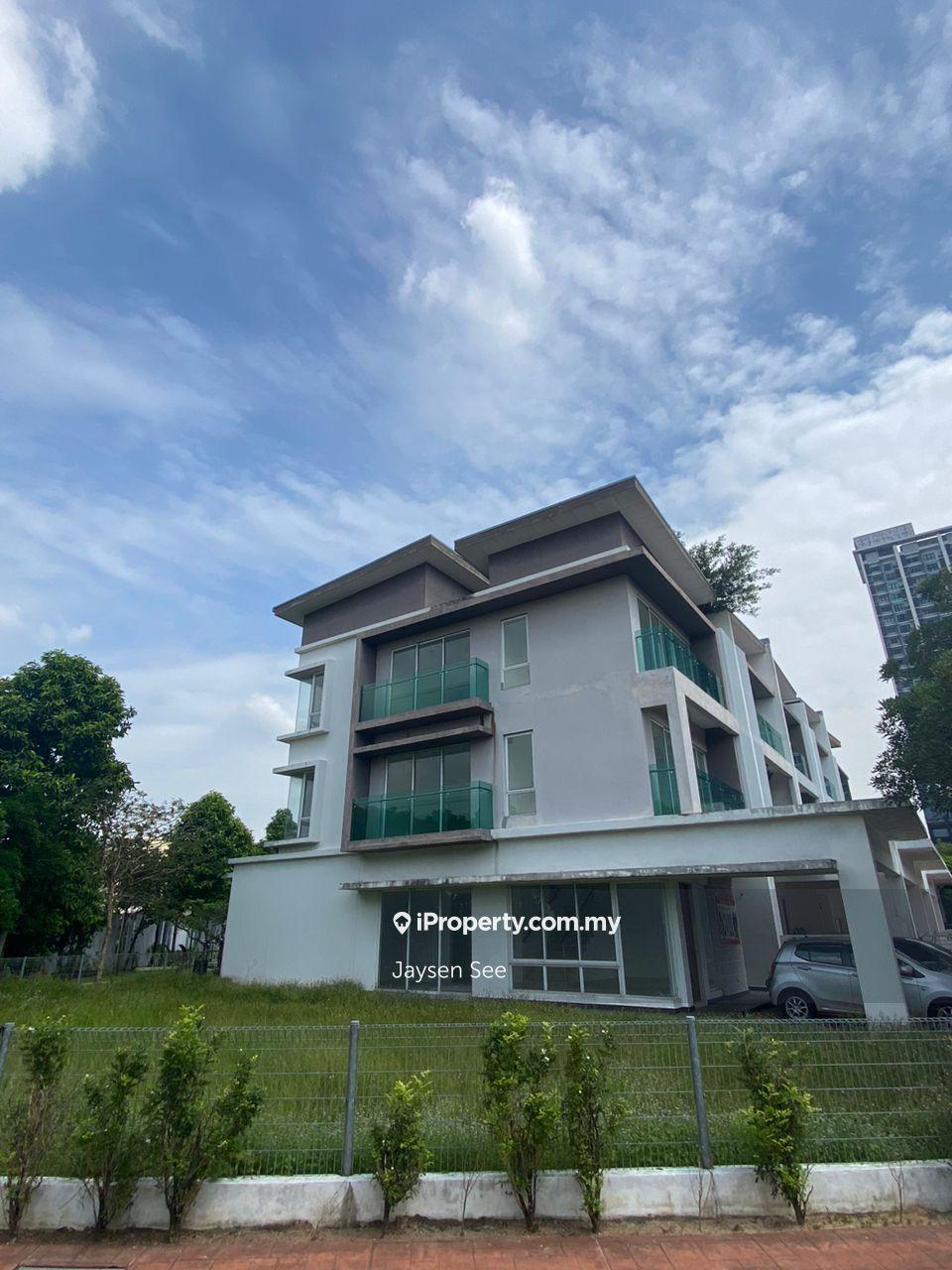 3 Storey Premier Superlink Corner Unit at Taman Subang Mas