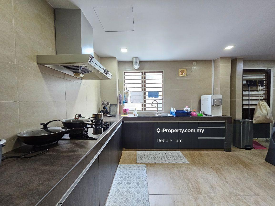 Modern reno House for sale