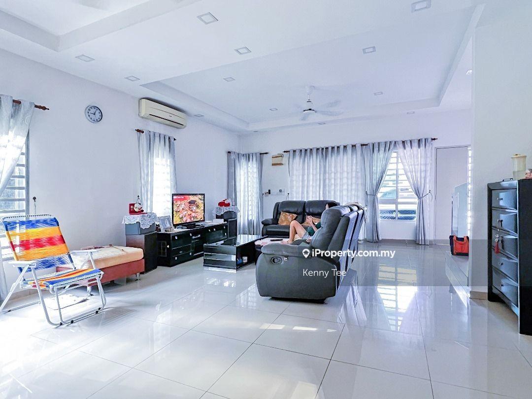 Nice good condition 2 storey end lot terraced house sale