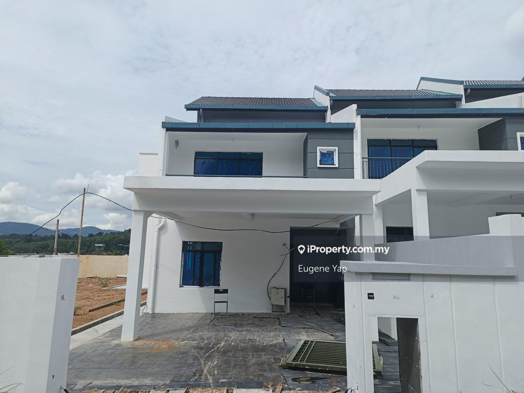2.5 Storey link house , Brand new, Free legal fees