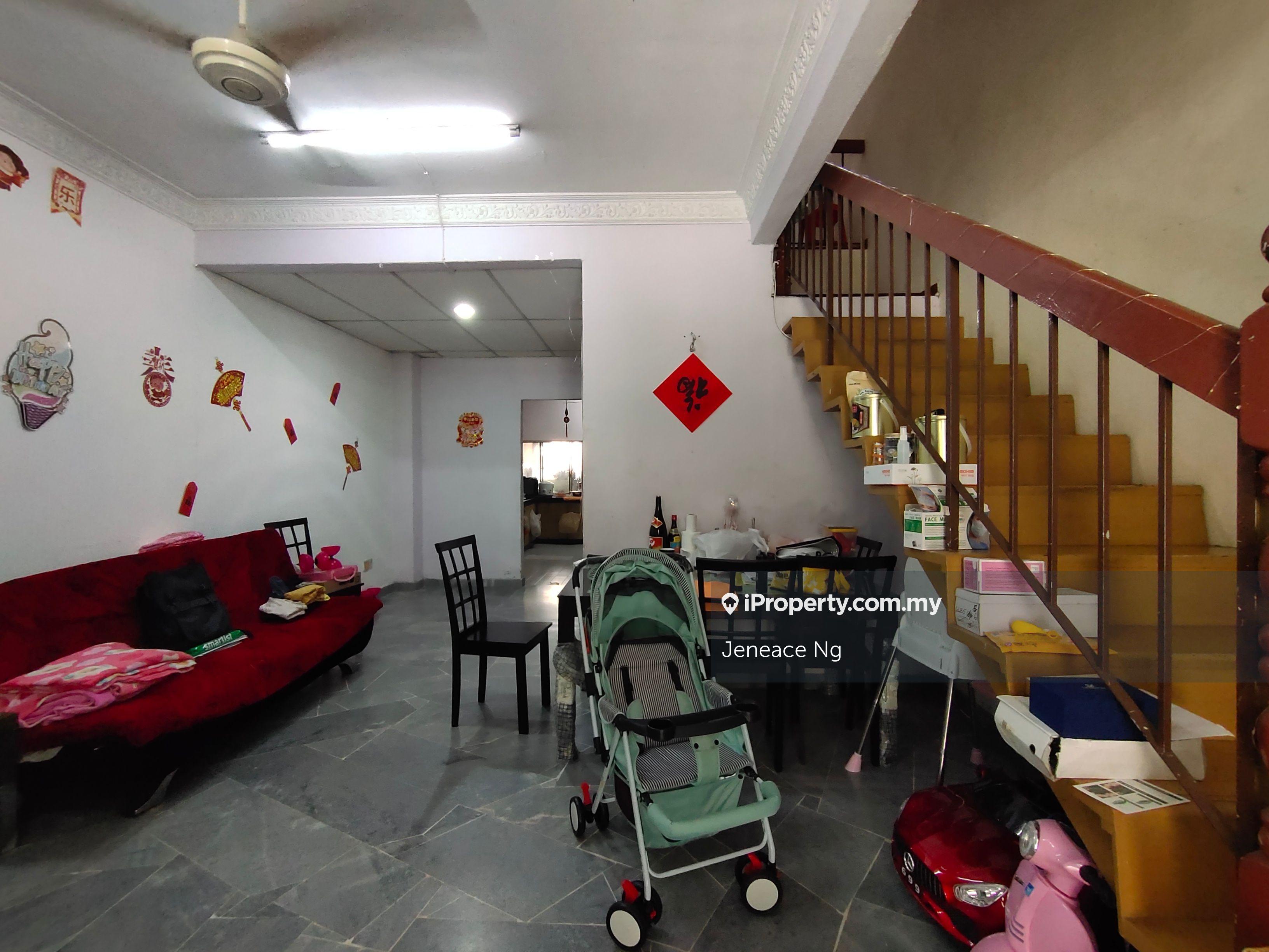 Terrace house for Sale