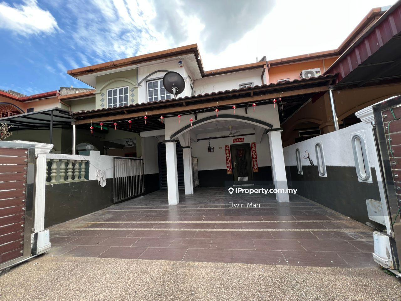 Fully Extended & Renovated 2 Storey Terrace Easily Acess To Highway